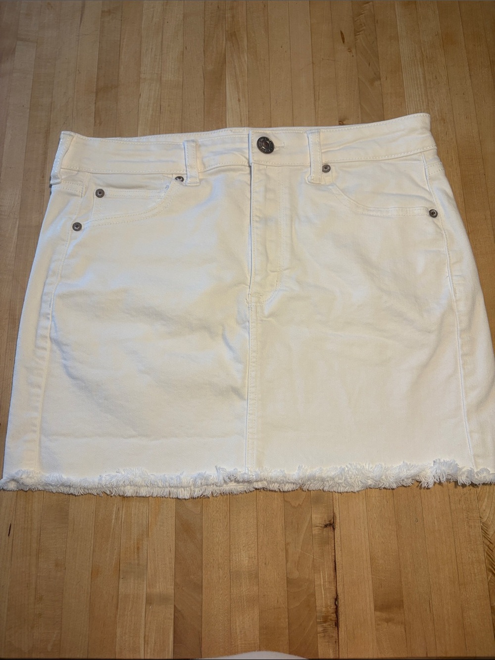 American Eagle Women's Size 12 Regular White Jean Skirt